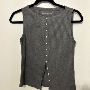Abercrombie & Fitch Grey Ribbed Button Tank (XXS)